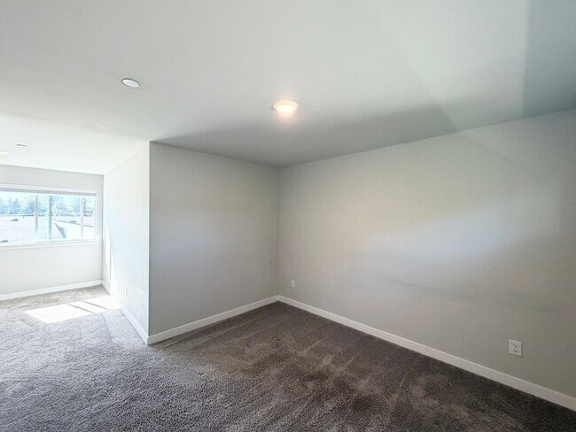 Building Photo - 18016 12th Ave NE