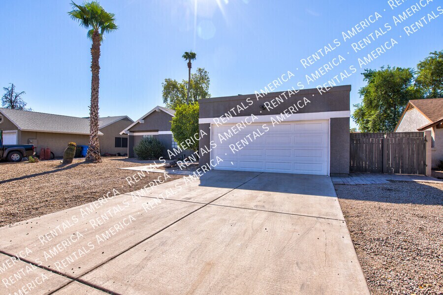 Building Photo - 819 W Ross Ave