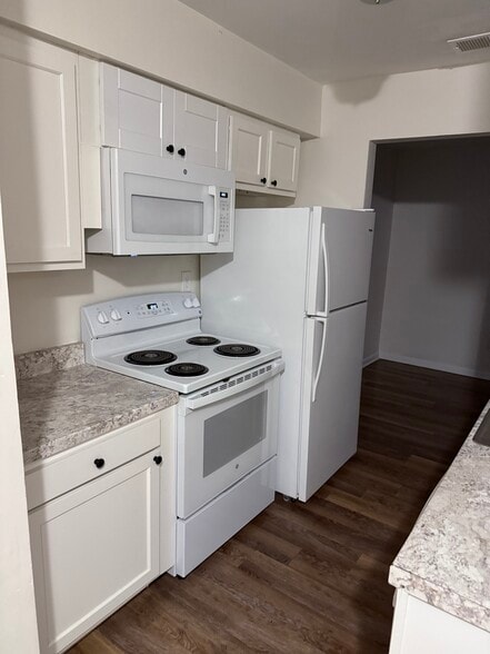 Kitchen 1 - 2726 Janice Lynn Ct