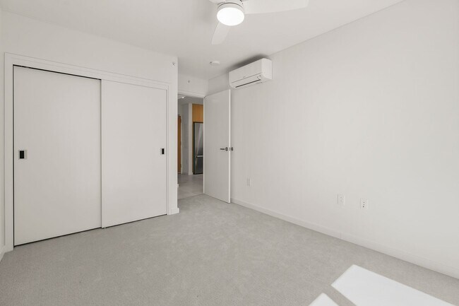 Building Photo - Brand New Condo/Sky Ala Moana/1BR, 1BA, 1P...