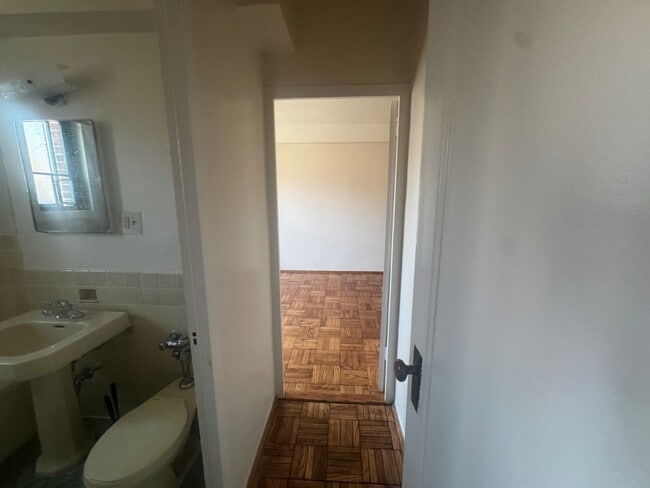 Building Photo - 1409 Metropolitan Ave