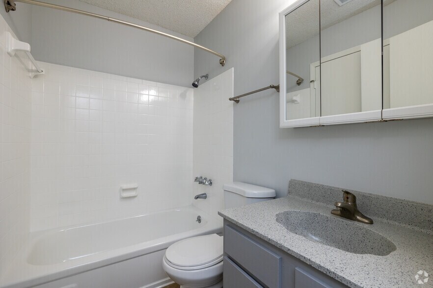 1BR, 1BA - 730 SF - Bathroom - Whitehall Apartments