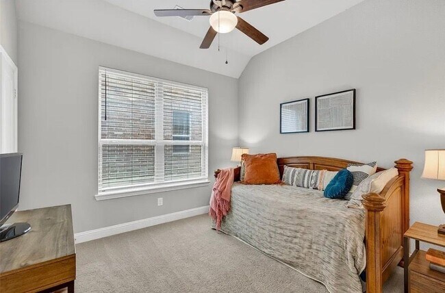 Building Photo - 14044 Falcon Ranch Dr