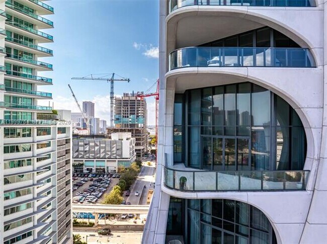 Building Photo - 1000 Biscayne Blvd