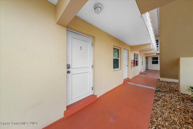 Building Photo - 7801 Ridgewood Ave