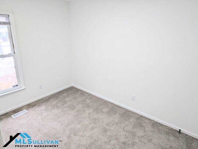 Building Photo - 5802 Lillie Dr