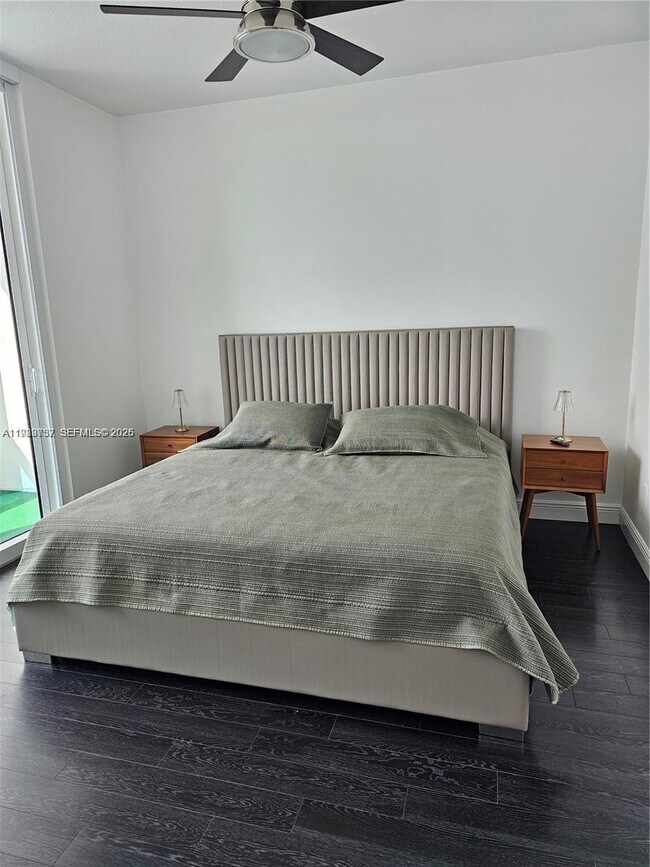 Building Photo - 1945 S Ocean Dr