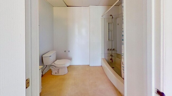 Building Photo - 8 W Prospect St