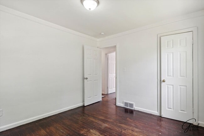 Building Photo - $1,250/month - 3 Bed 1 Bath Single Family Home in Detroit