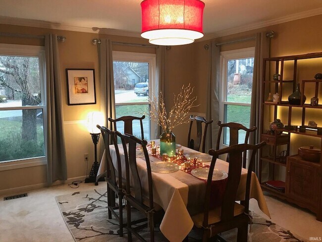 Building Photo - 2206 E Autumn Dr