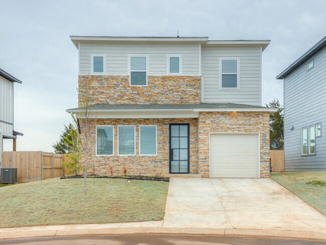 Building Photo - 13000 Maplewood Ave