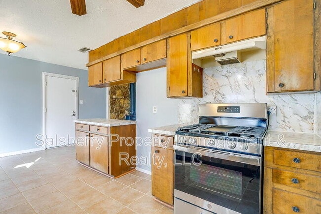 Building Photo - 1113 Gifford Dr