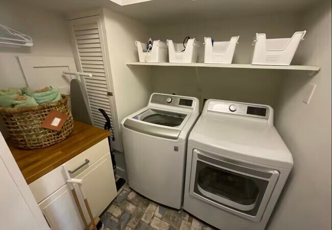 Building Photo - 2328 Avenue M