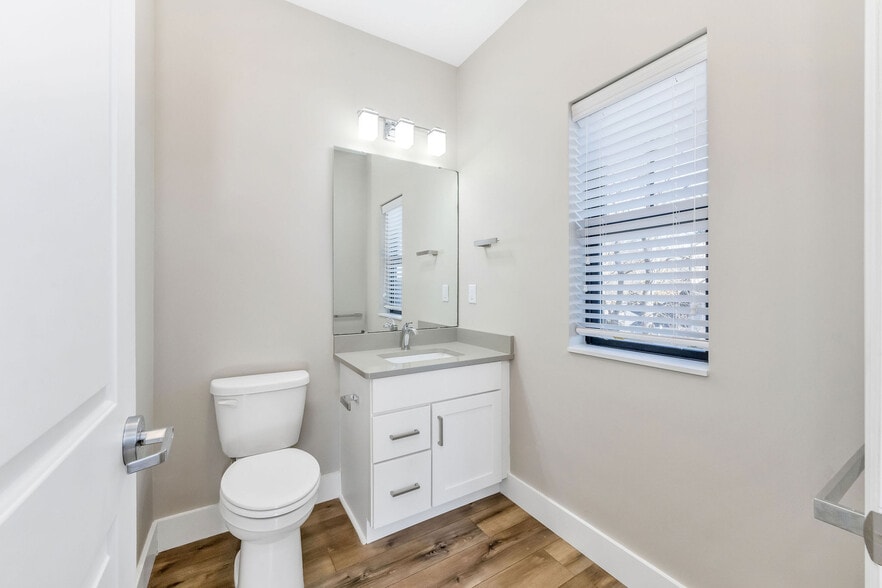 Building Photo - 203 Wallace Cir