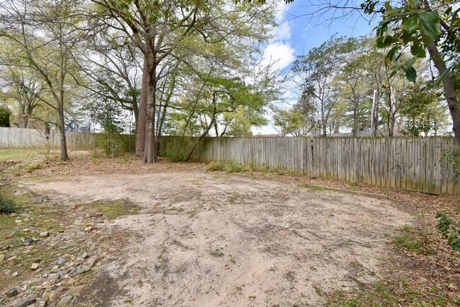 Building Photo - Stunning Home in the Heart of Tyler! 3bd 2...