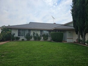 Building Photo - Lovely Pool Home In Loma Linda Community -...