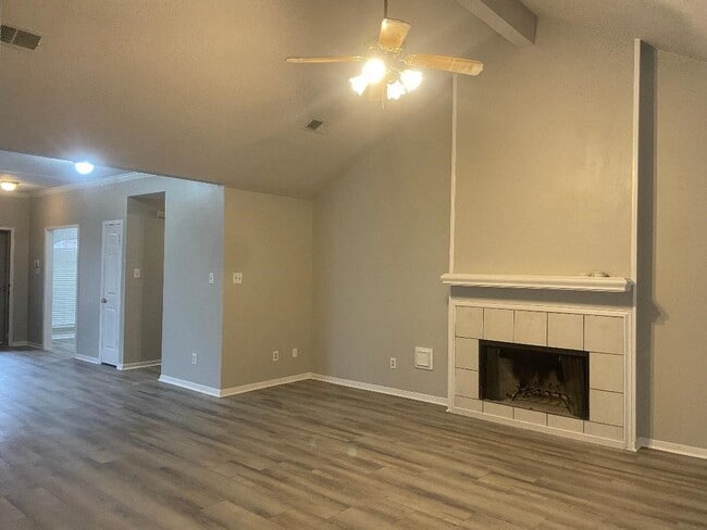 Building Photo - 16302 Cobble Springs Ct