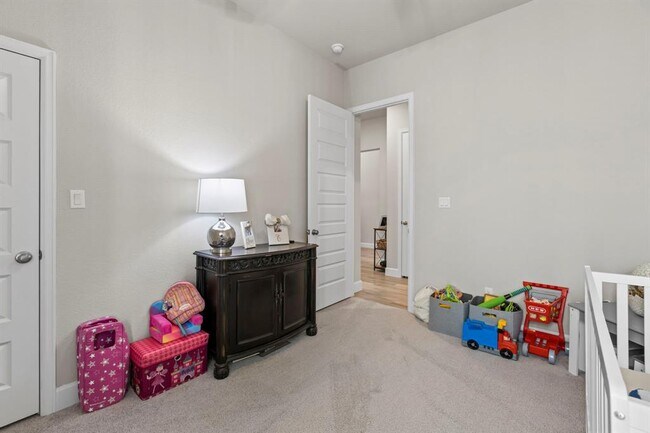 Building Photo - 313 Terrene Trl