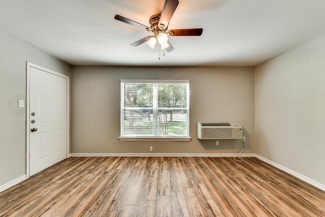 Building Photo - Swisswood Apartments