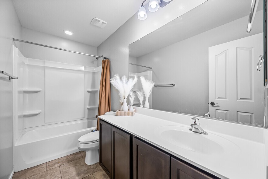 Building Photo - 5032 S Curie Way