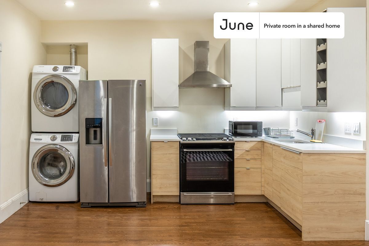 Building Photo - Room in Shared 3 bed/1 bath home