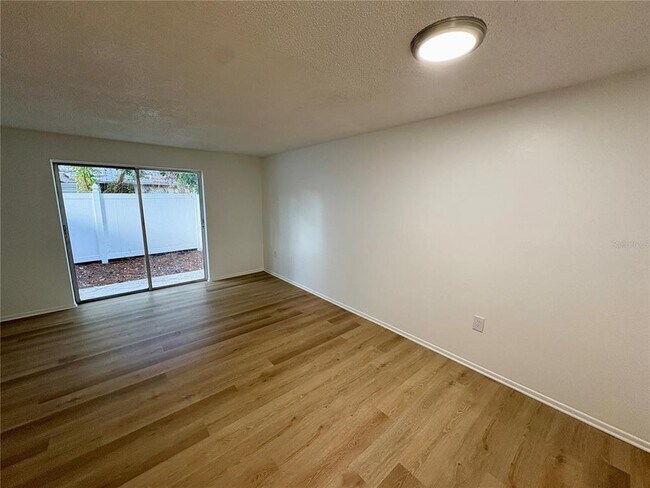 Building Photo - 308 57th Ave Dr E