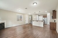 Building Photo - Beautiful Home-Great Location!