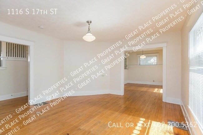 Building Photo - 1116 S 17th St