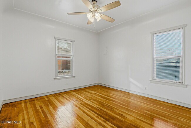 Building Photo - 7921 Lirio Rd