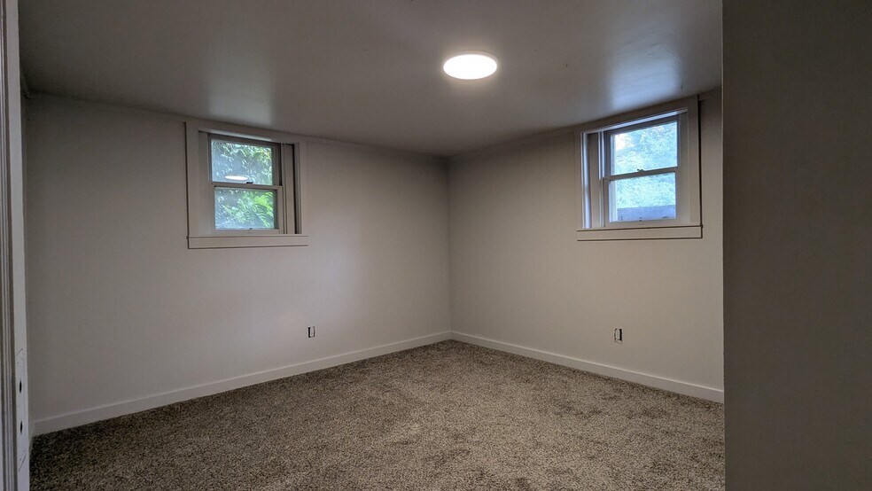Building Photo - 1523 S 600 E