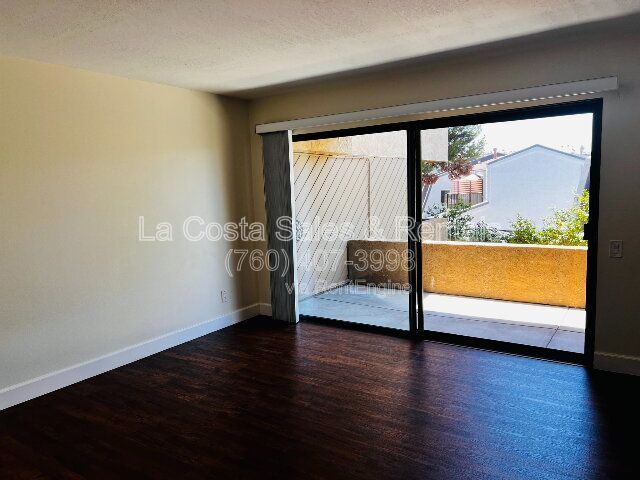 Building Photo - 2204 Plaza De Las Flores Plz