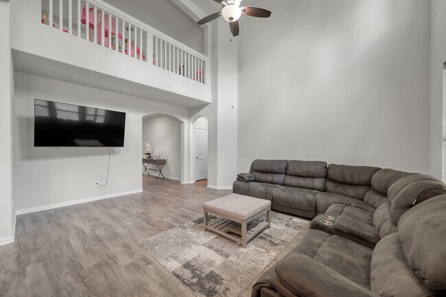 Building Photo - 6185 White Oak Leaf Lp
