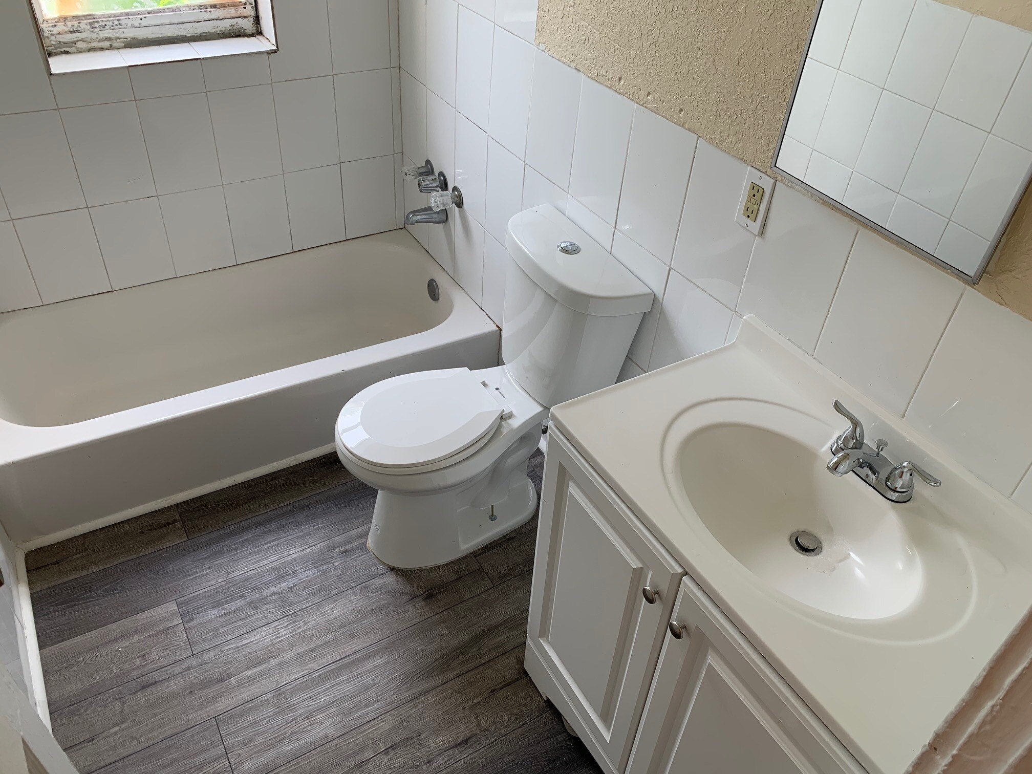 Bathroom off of hallway - 1135 SW 6th St