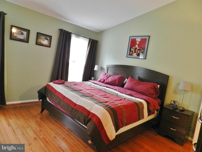 Building Photo - 4235 Fox Lake Dr