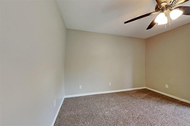 Building Photo - 3807 Wood Stone Walk Dr