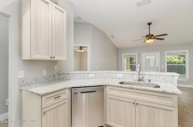 Building Photo - 1401 Morgan Ct