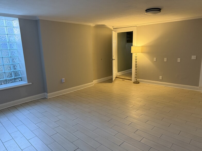 Living room - 2403 Upland Pl