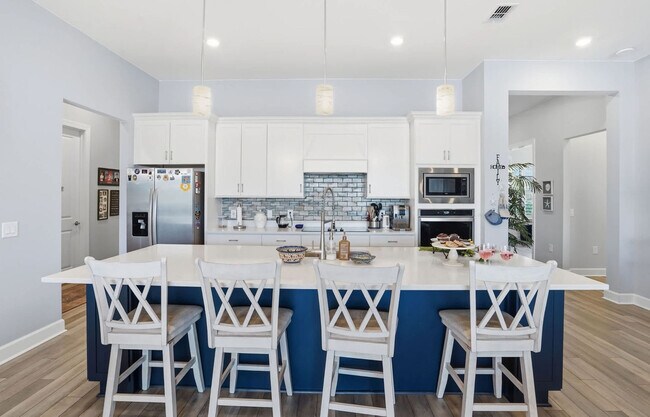 Building Photo - 16408 Pebble Rdg Dr