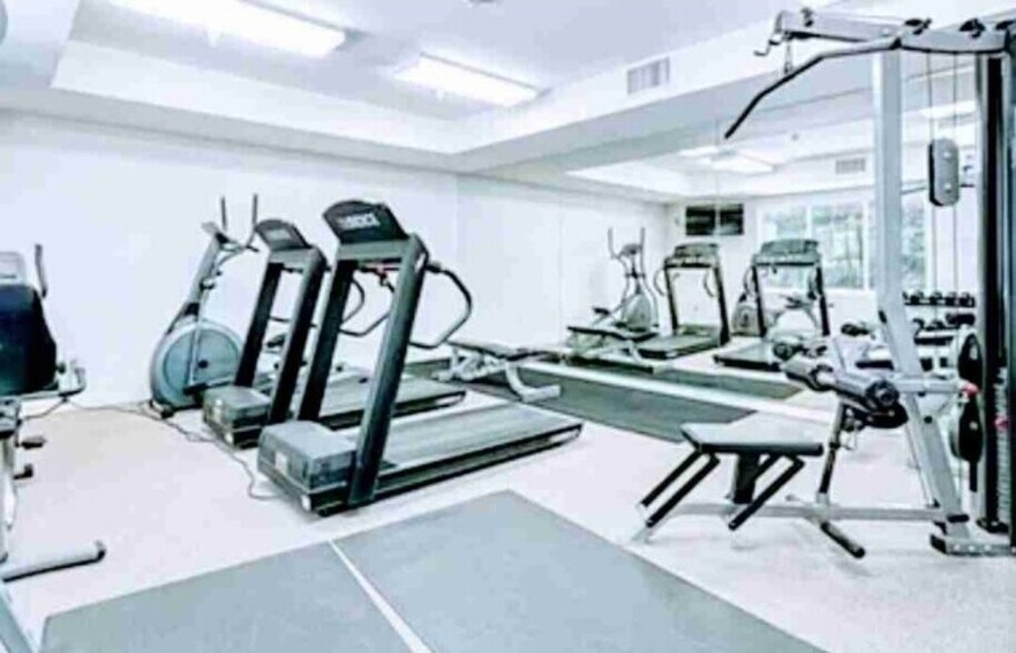 Gym - 160 S Hudson Ave