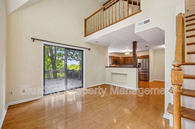 Building Photo - 1676 Royal Oak Ct