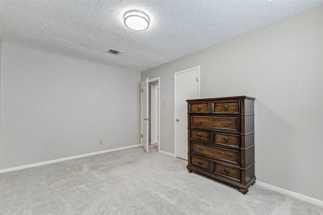 Building Photo - 22219 Elsinore Dr