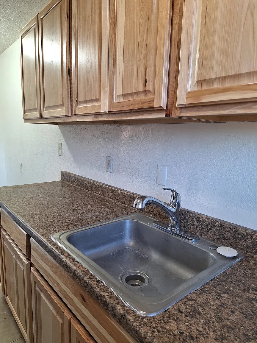 Building Photo - 2423 Boxwood St