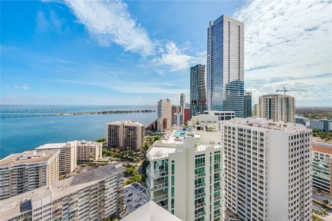 Building Photo - 1331 Brickell Bay Dr