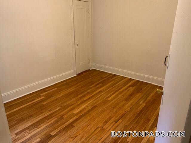 Building Photo - 1185 Boylston St