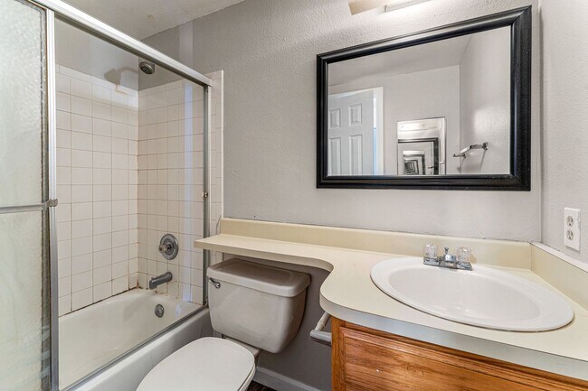 Building Photo - Renovated 2-Bed/2-Bath Condo in Tall Pines, Lakewood!