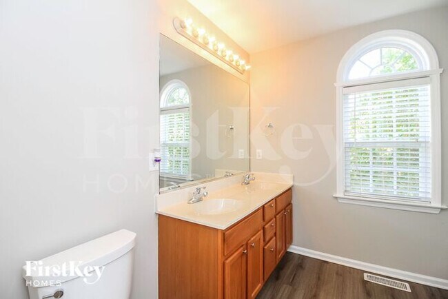 Building Photo - 2648 Wynbrook Dr