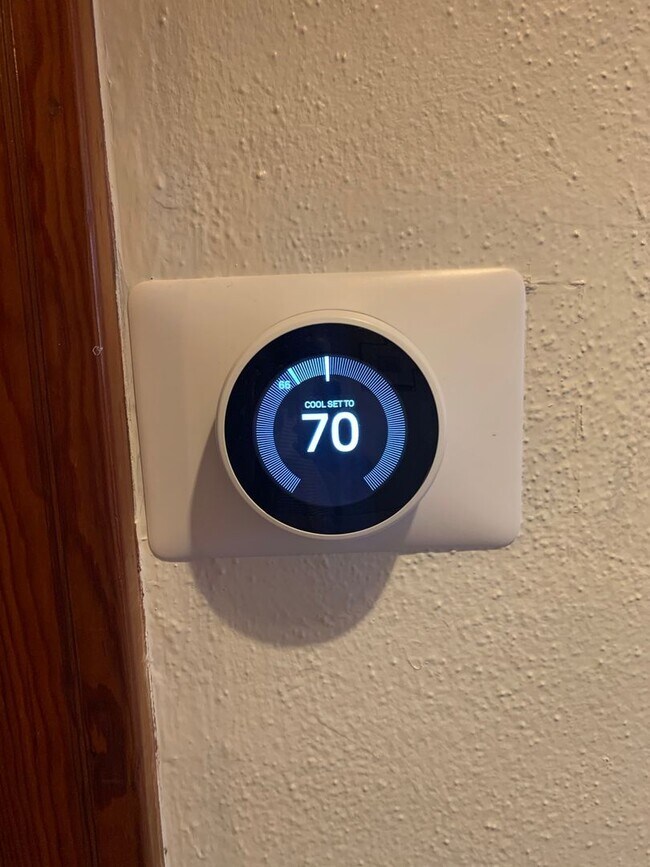 Building Photo - Charming 3 Bed, 2 Bath Craftsman in Missoula’s Coveted University Area