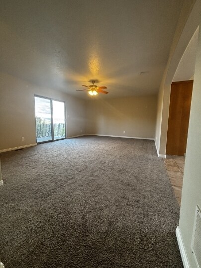 Building Photo - Beautiful Townhomes