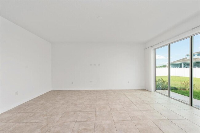 Building Photo - 6175 SW 74th Ct