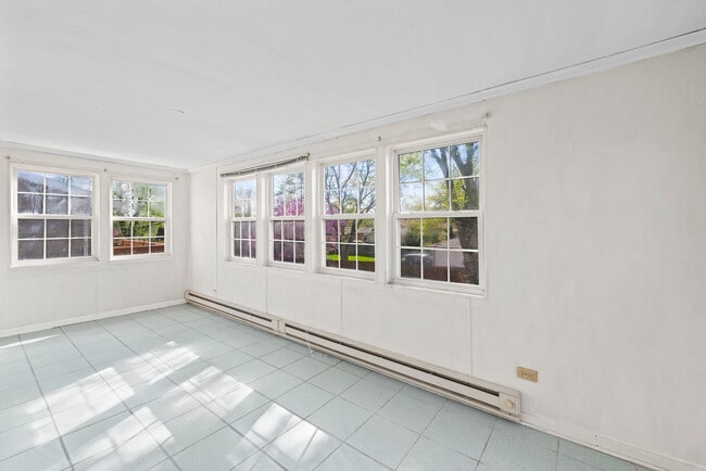 Building Photo - 15222 Huntington Ct